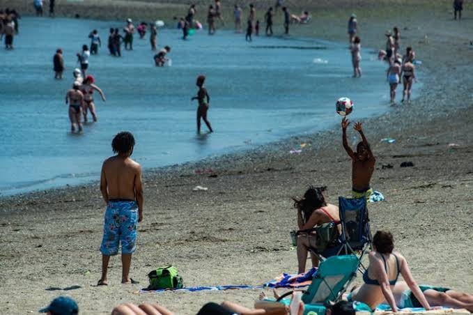 Scorching Summer: Brutal US Pre-Holiday Heat Wave Blankets East Coast in Record-Breaking Temperatures
