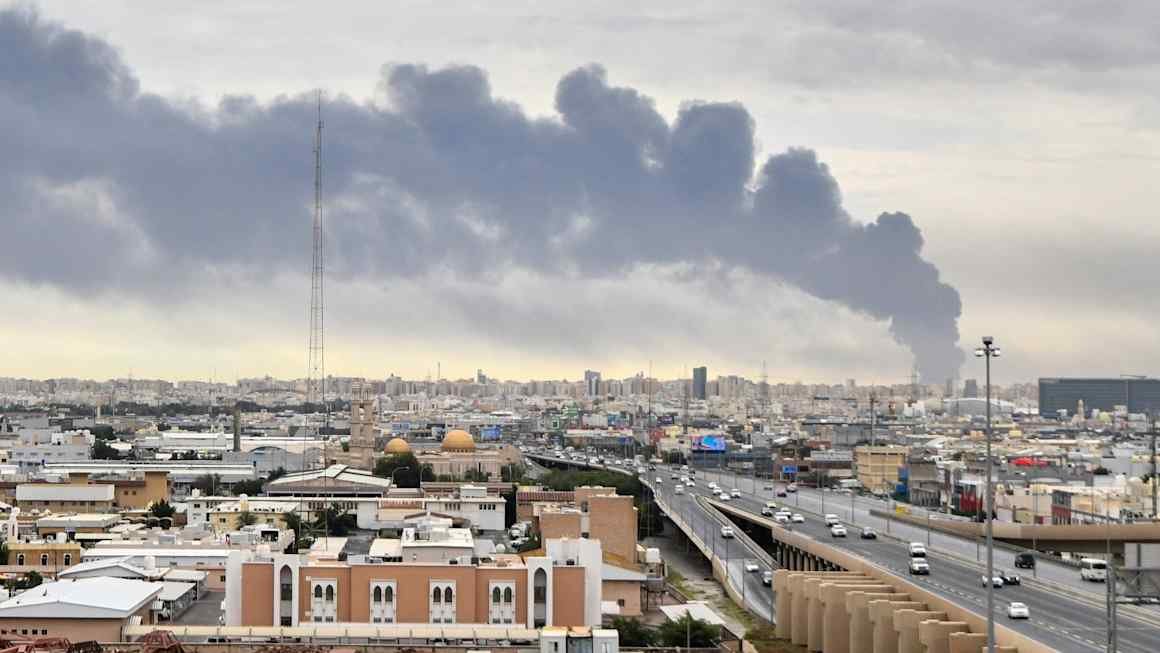 Iran targets Kuwait border crossing
