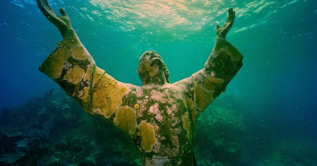 Christ of the Abyss statue